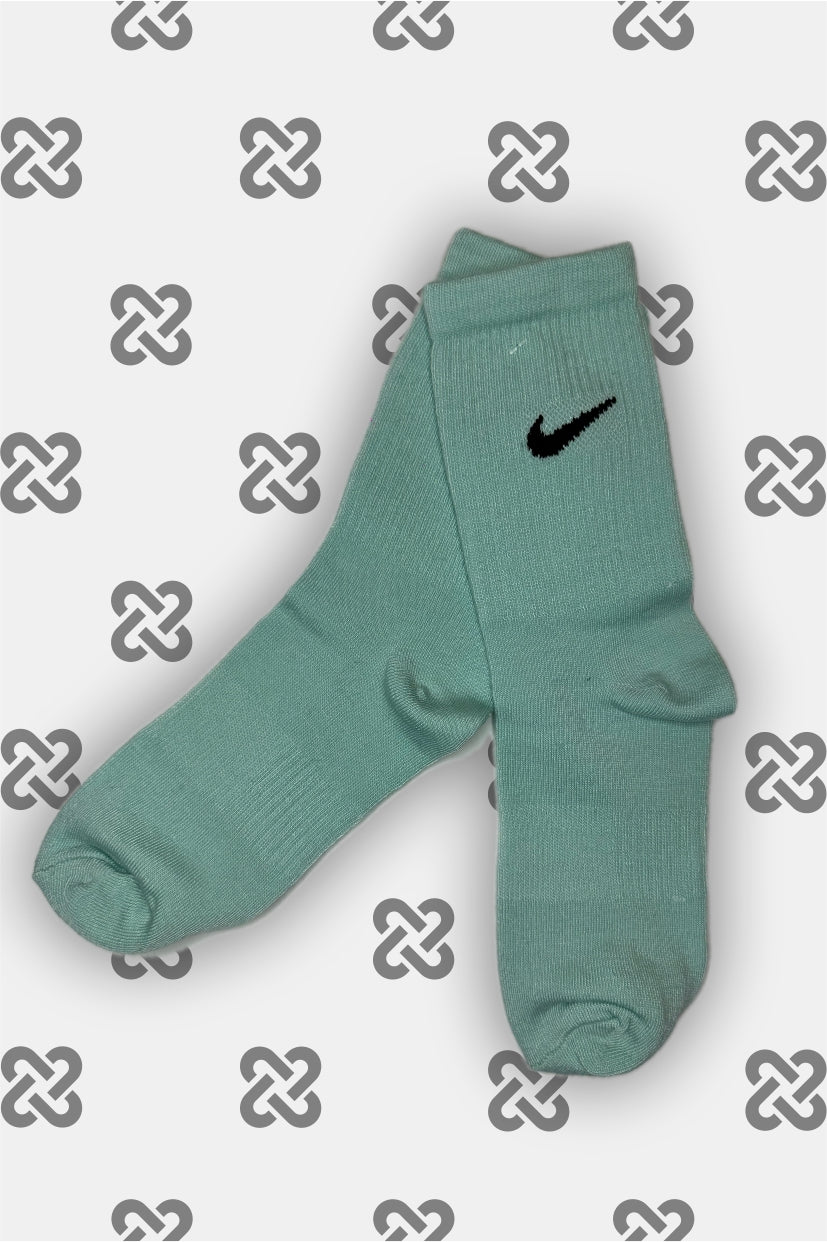 NIKE SOLID GREEN NNL