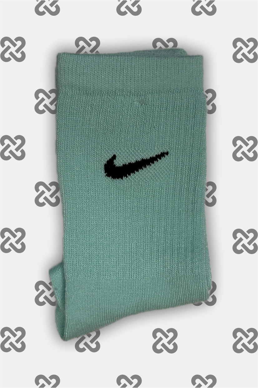 NIKE SOLID GREEN NNL
