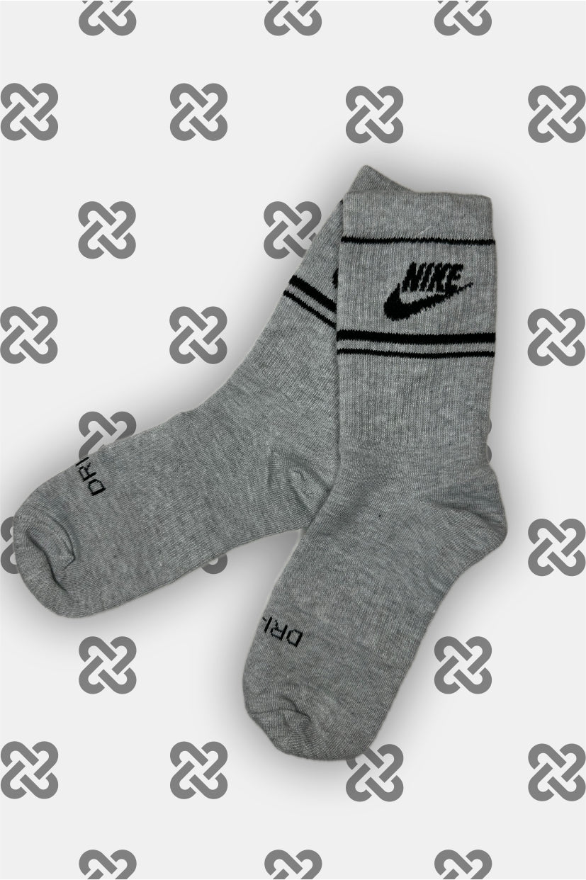 NIKE THREE LINE GRIS