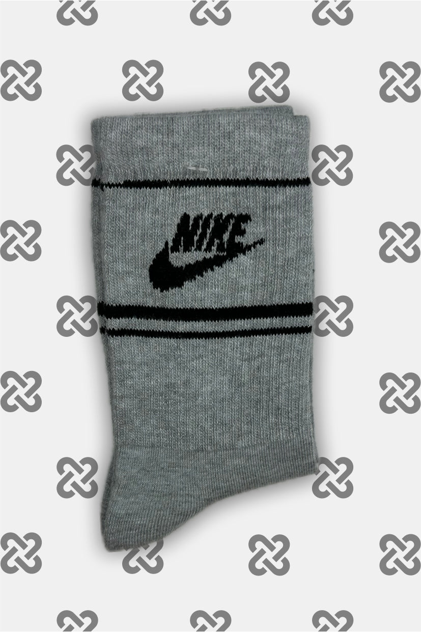 NIKE THREE LINE GRIS