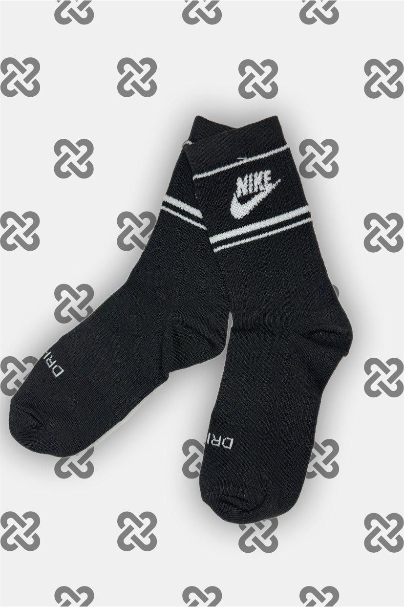 NIKE THREE LINE NEGRO