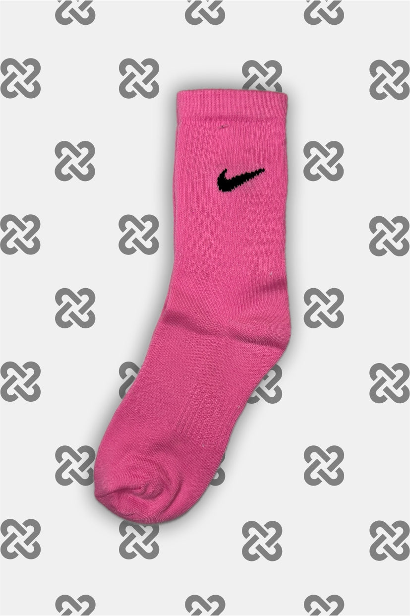 NIKE SOLID PINK NNL