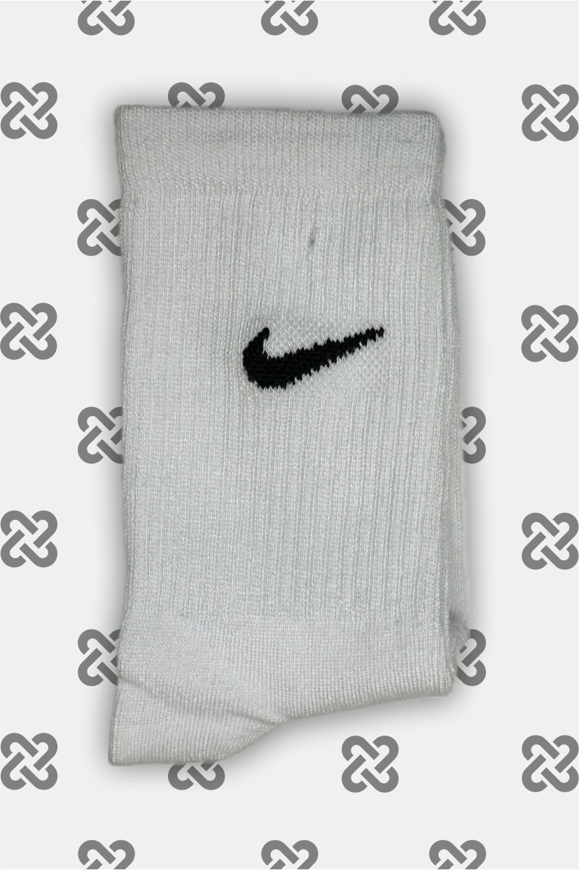 NIKE SOLID WHITE NBL