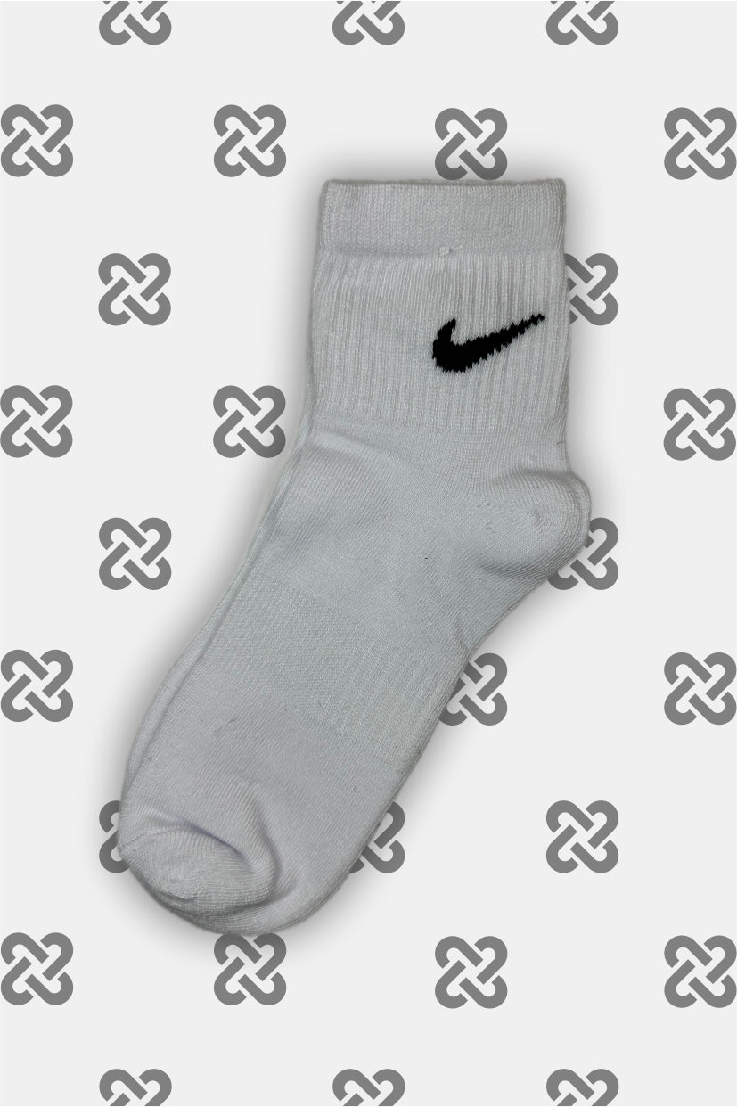 NIKE SOLID WHITE NBC